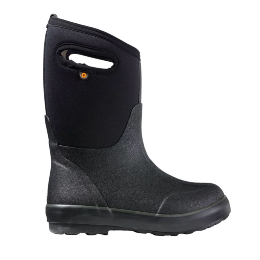 Boys winter boots by Bogs, size 6. Great condition!
